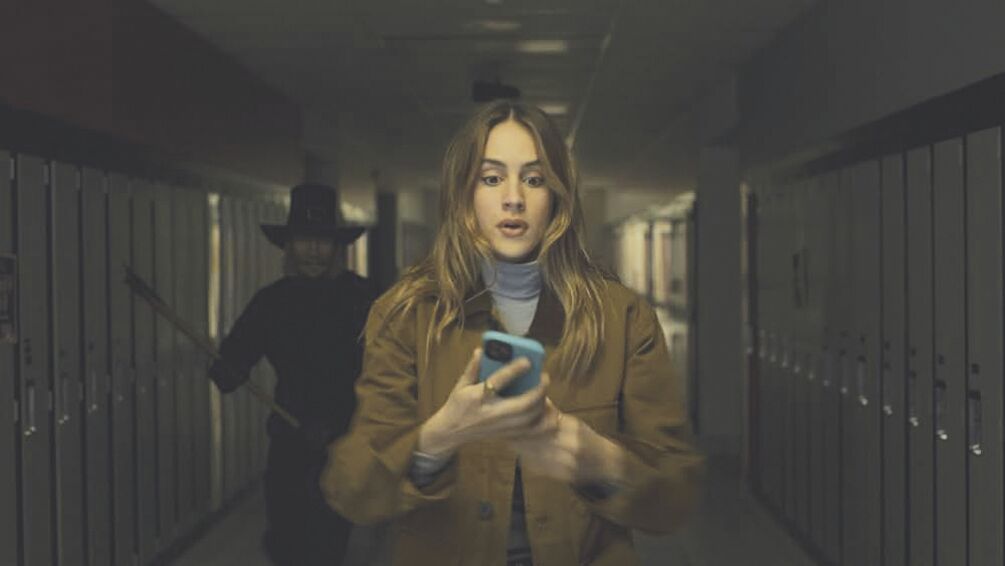 Review: ‘Thanksgiving’ serves up a bloody good slasher